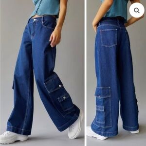 BDG Urban Outfitters Presley Blue Denim Jeans Size 24. Wide leg cargo Y2K vibes.